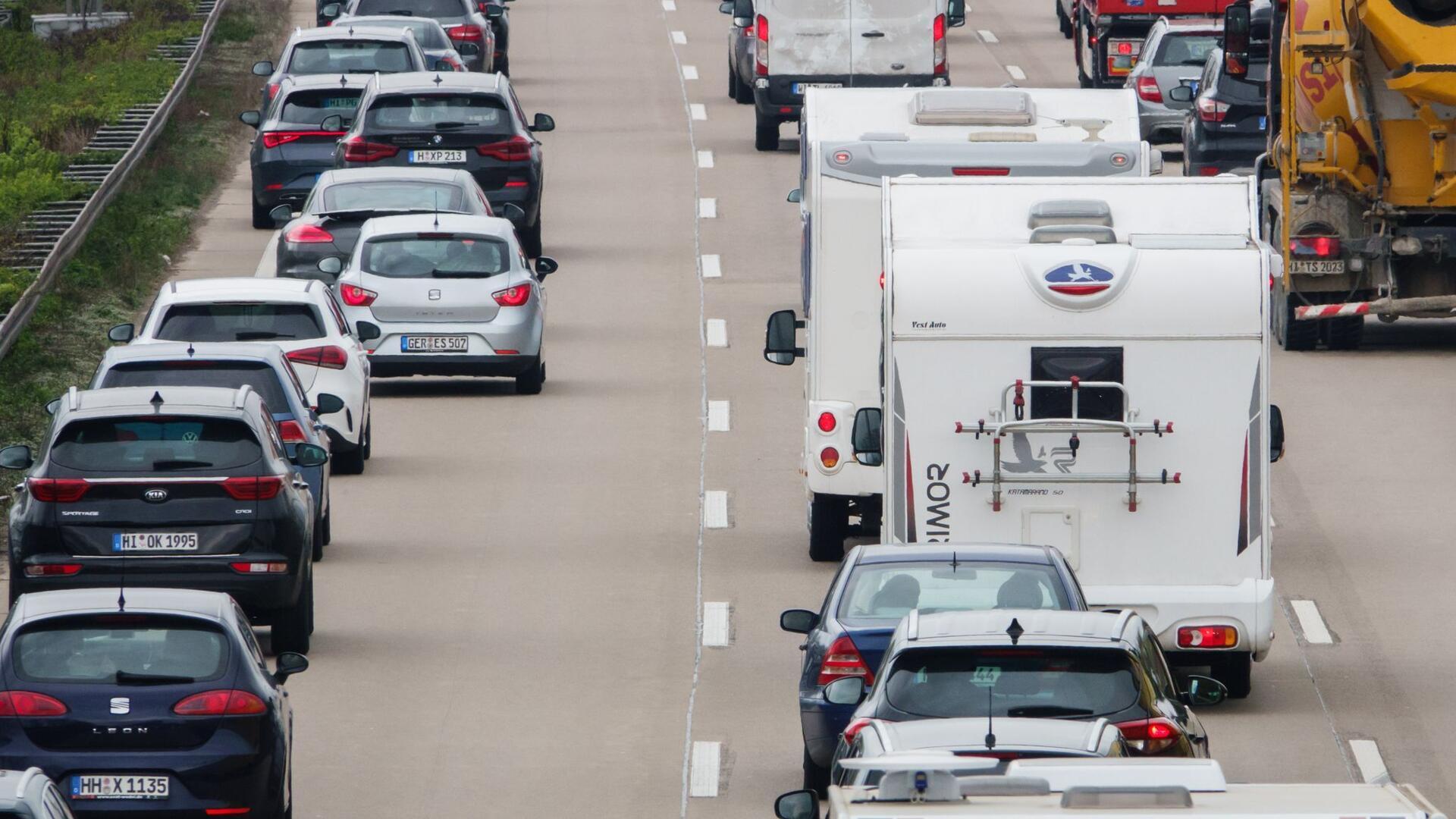A7: Fahrbahnabsackungen bringen weiter Stau in den Norden