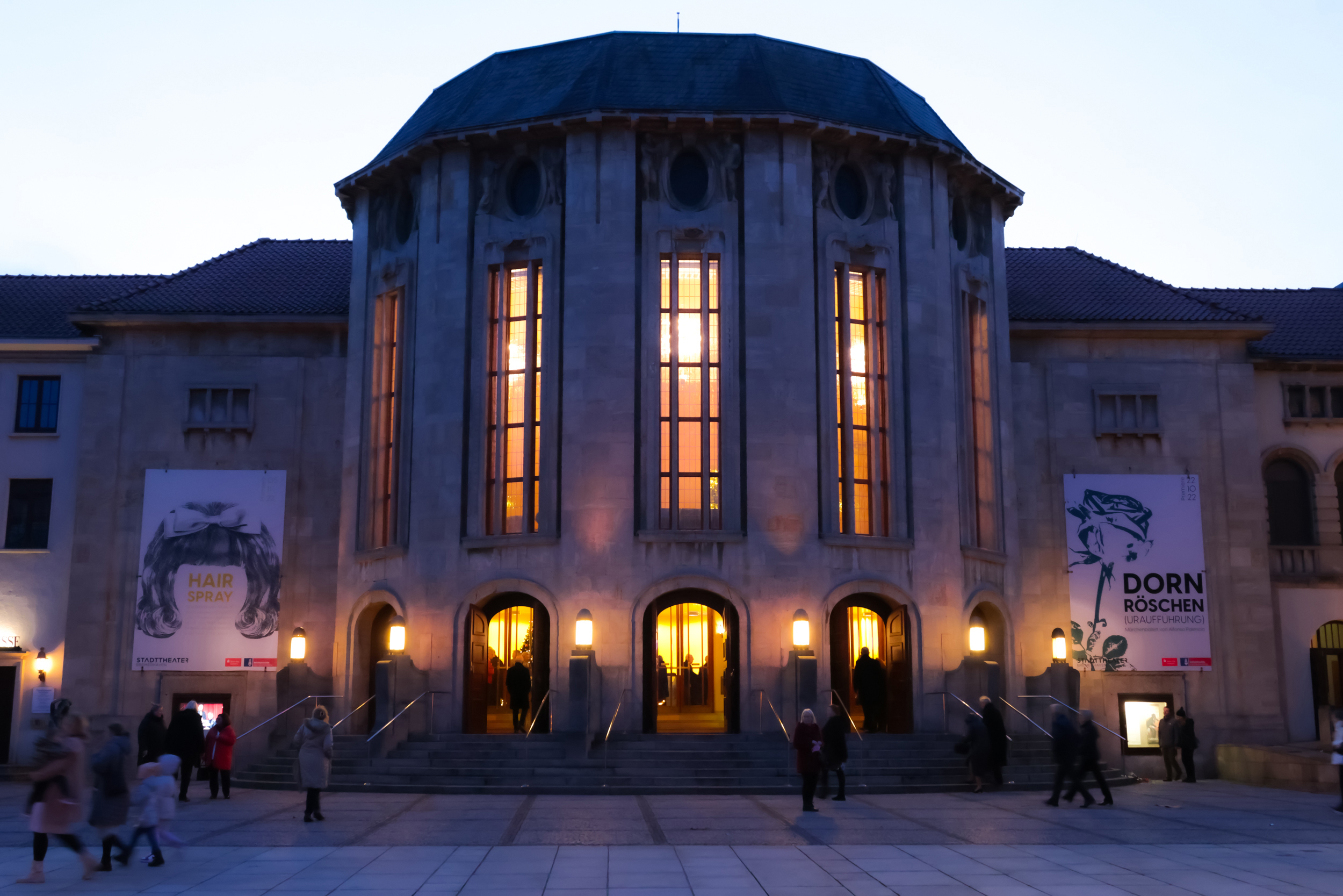 Frontansicht des Stadttheaters Bremerhaven
