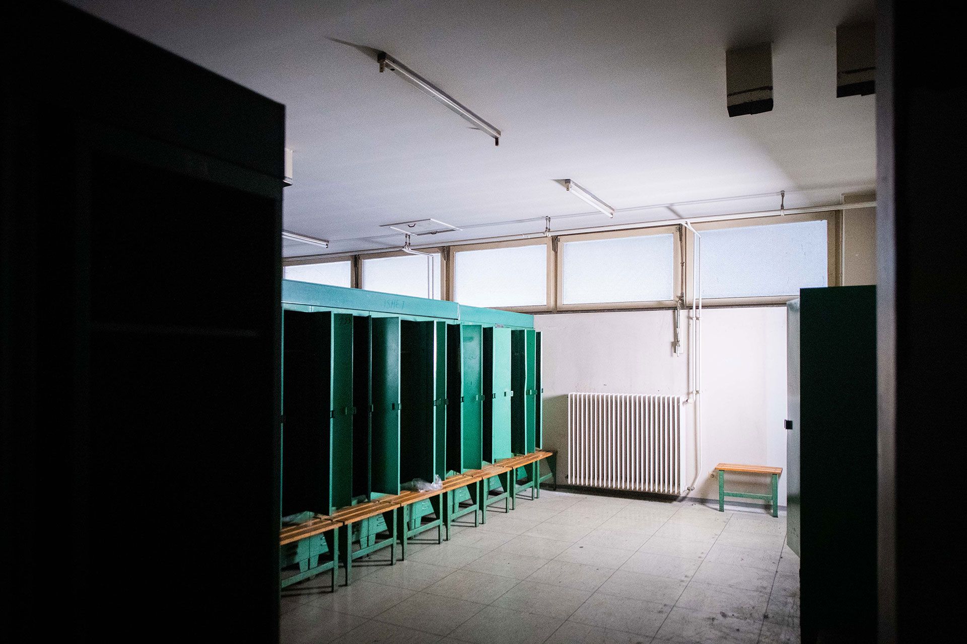 Der sieben Meter lange, beheizte Pool kann auch zur Tanzfläche umgestaltet werden. Der gläserne Boden wird dazu angehoben.