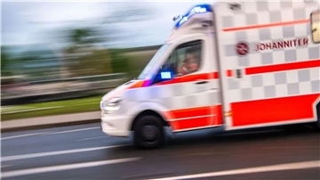  Der 25-Jährige kam im Rettungswagen in das Rotenburger Diakonieklinikum. 