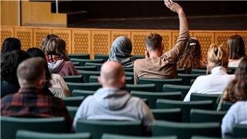  Immer weniger Studierende entscheiden sich für ein Studium der Geisteswissenschaften. (Symbolfoto)