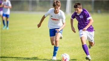  Marten Buck (links) holte mit der U15 des JFV einen wichtigen Punkt bei Eintracht Braunschweig.