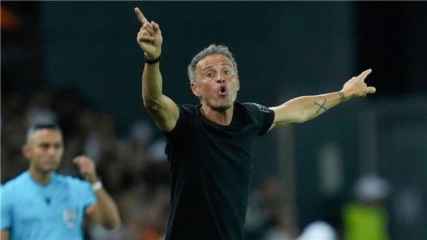 Neuer Paris-Torwart patzt: PSG gewinnt trotzdem Supercup  PSG-Trainer Luis Enrique.