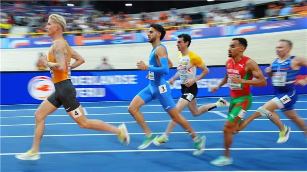  Robert Farken (l) zog über die 1.500 Meter ins Finale ein.