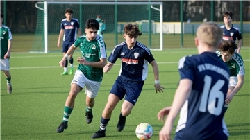 Nayim Zaher vom JFV Bremerhaven am Ball.