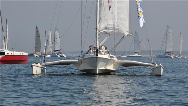 100 Mehrrumpf-Boote sollen im Sommer 2021 nach Bremerhaven kommen. Touristikchef Ralf Meyer erklärt, warum die Planung solcher Events trotz Pandemie so wichtig ist.