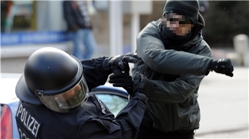 108 Fälle von Gewalt gegen Einsatzkräfte hat die Bremerhavener Polizei im vergangenen Jahr verzeichnet.