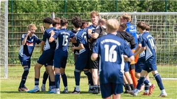 14 Spieler wechseln vom JFV Bremerhaven zum Blumenthaler SV. Es lockt die Aussicht auf Bundesliga-Fußball. Ist das Verhalten vom BSV unseriös? Oder ist das Business?