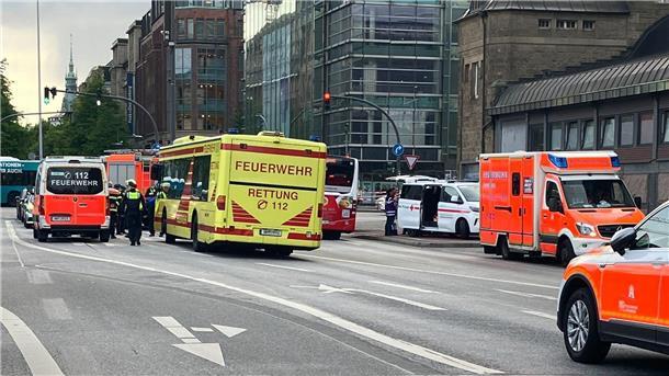 Messerangriff im Hauptbahnhof - Frau wohl schuldunfähig 15 Menschen erlitten bei der Tat vom 23. Mai 2025 Stichverletzungen.