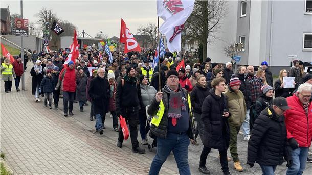 Starkes Zeichen gegen rechts bei Demo in Nordenham Demo in Nordenham