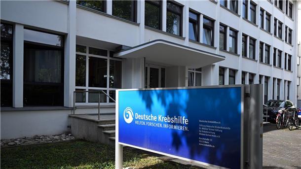 1974 gegründet, residiert die Deutsche Krebshilfe weiter in Bonn in der Nähe des früheren Regierungsviertels. 