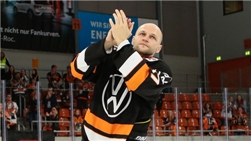 20 Jahre, 1119 Spiele, 302 Tore: Ex-Pinguin Sebastian Furchner hat eine beeindruckende Karriere in der Deutschen Eishockey-Liga hingelegt.