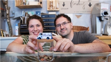 2020: Anne und Mario Bink haben mit Hilfe von Crowdfunding einen Unverpackt-Truck angeschafft. Doch nun wird er eingestellt.