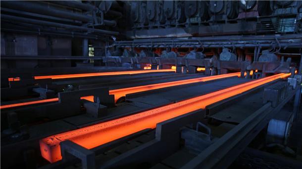 Norddeutsche Metallindustrie rutscht tiefer in die Krise 22 Prozent der Betriebe in der norddeutschen Metall- und Elektroindustrie planen laut einer Arbeitgeber-Umfrage Produktionsverlagerungen ins Ausland. Das seien so viel wie noch nie. (Archivbild)