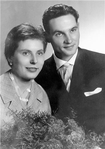 Das schwarz-weiße Hochzeitsbild zeigt Gisela und Karlheinz Pobieglo am 24. August 1962