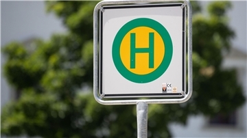 Ein Bushaltestellenschild
