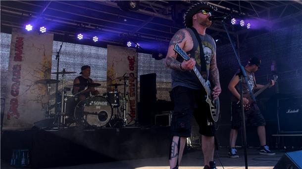 (Mit großer Bildergalerie) Harte Riffs und heiße Stimmung beim Rock House Festival (Mit großer Bildergalerie) Harte Riffs und heiße Stimmung beim Rock House Festival