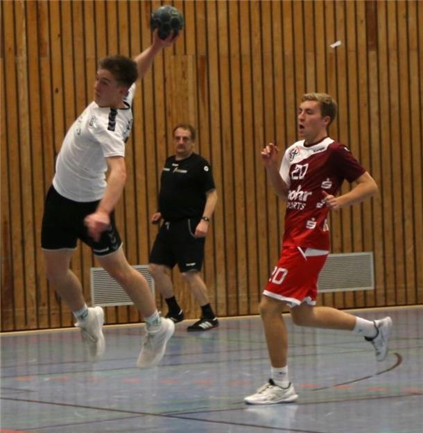Geschwister aus Loxstedt teilen Liebe zum Handball Handballer Keke Gretschel in Aktion.