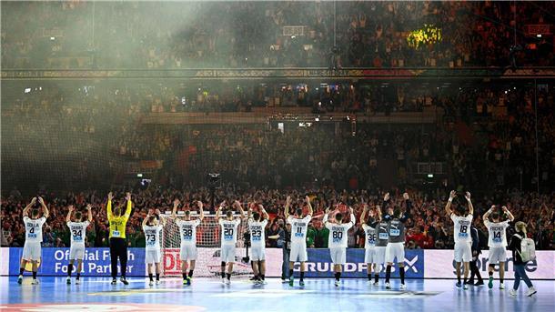 53.586: Zuschauer-Weltrekord beim Auftakt der Handball-EM in Düsseldorf.