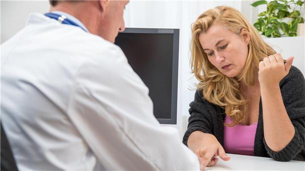 Krankenversicherung mit Jahreswechsel für viele teurer 54 der 71 für alle geöffneten Kassen haben zum neuen Jahr ihre Beiträge erhöht.