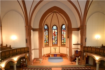 Blick auf einen Altar in der Kulturkirche Bremerhaven. Die Kirche wird mit 60.000 Euro jährlich bis 2029 gefördert.