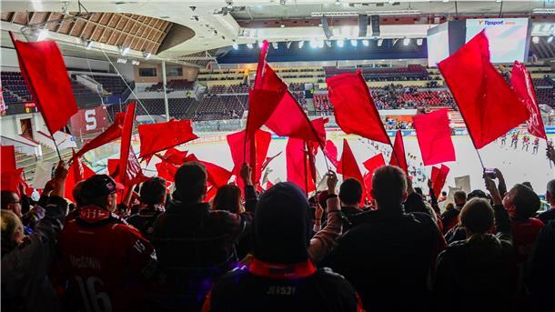 800 Fans der Fischtown Pinguins sorgten für tolle Stimmung in Prag