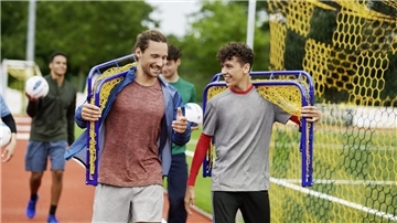 92.000 Sportvereine in Deutschland haben mit der REWE-Aktion „Scheine für Vereine“ die Chance, kostenlos Prämien im Gesamtwert von 9 Millionen Euro zu erhalten.
