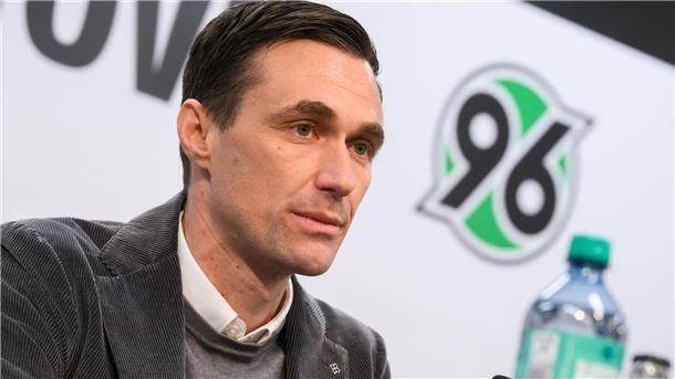 Lizenz in Gefahr? 96 stellt Antrag auf Not-Geschäftsführer 96-Sportdirektor Marcus Mann sorgt sich um die Zukunft von Hannover 96