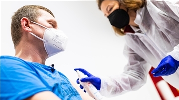 Ab 16. März gilt in Niedersachsen die einrichtungsbezogene Impfpflicht. Kliniken in Nordenham und Cuxhaven sehen Versorgung gewährleistet.