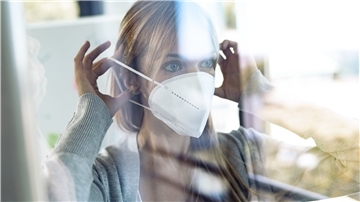 Ab kommender Woche sollen sogenannte FFP2-Masken kostenlos im Land Bremen verteilt werden. Im ersten Schritt bekommen Senioren ab 65 Jahren diese speziellen Masken.