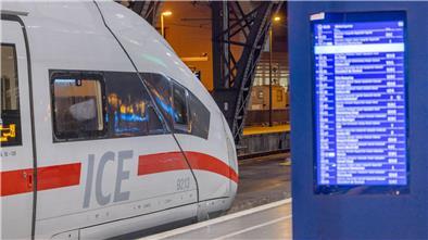 Ab Mitte Oktober können Bahnreisende ihre Tickets ein Jahr im Voraus buchen. (Archivbild)