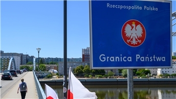 Ab Montag will Polen auch an diesem Grenzübergang Einreisende aus Deutschland kontrollieren. (Archivbild) 