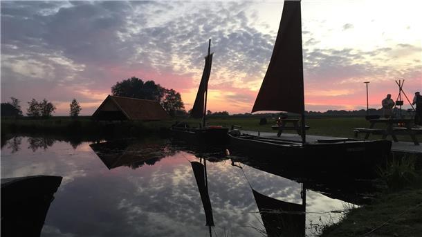 Abendstimmung am Torfschiffhafen.