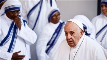 „Aber das Hauptkriterium kann nicht der Erhalt des eigenen Wohlstandes sein, sondern vielmehr die Wahrung der Menschenwürde“: Papst Franziskus in Marseille.