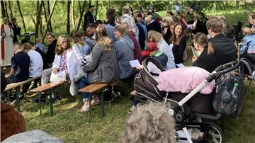 Acht Kinder wurden bei dem Tauffest an der Wörpe getauft.