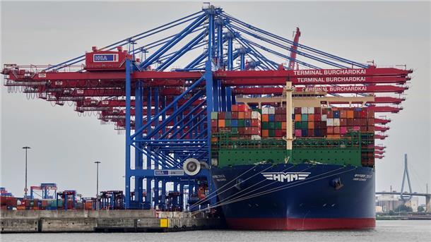 Hafenarbeiter: Neunte Runde bei den Tarifgesprächen Containerhafen in Hamburg.