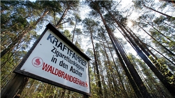 Achtung, Waldbrandgefahr! Mit diesen Schildern wird davor gewarnt.