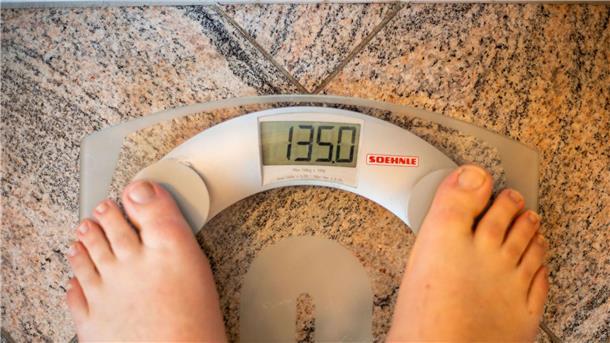 Studie: Zahl der Menschen mit starkem Übergewicht gestiegen Adipositas kann Herz-Kreislauf-Erkrankungen, Diabetes und einige Krebsformen auslösen.