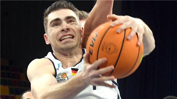 Adrian Breitlauch spielt eine starke Saison für die Eisbären Bremerhaven. Sein Sahne-Auftritt gegen die Nürnberg Falcons brachte ihm den Titel „Spieler der Woche“ ein.