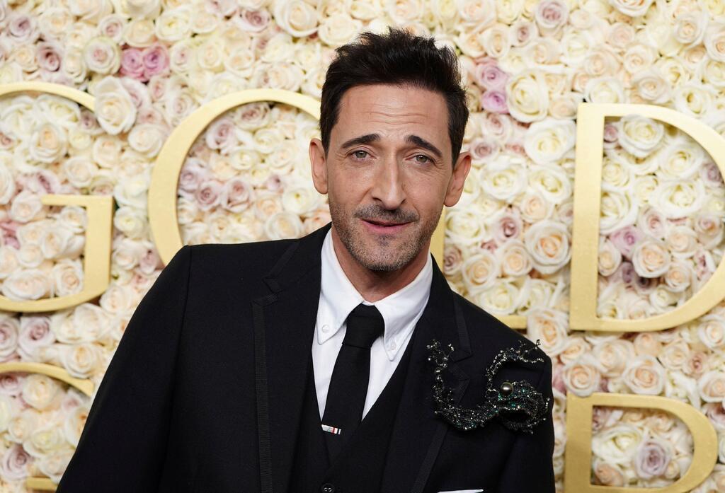 Adrien Brody spielt die preisgekrönte Hauptrolle in dem Globe-Gewinner „The Brutalist“.