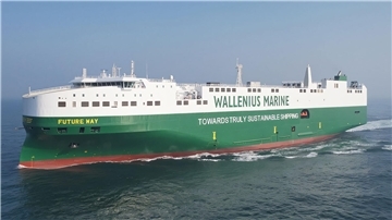 Der Autofrachter "Future Way" von Wallenius Marine auf See