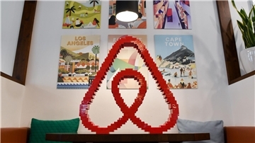 Airbnb investiert in den Bereich Künstliche Intelligenz.