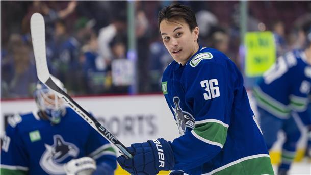 Akito Hirose, hier im Trikot des NHL-Clubs Vancouver Canucks, konnte im vergangenen Jahr mit den Abbotsford Canucks den Calder Cup in der American Hockey League (AHL) gewinnen.