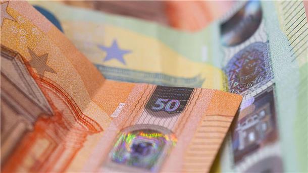 Aktionäre können sich in der Dividendensaison über die Gewinnausschütungen freuen (Archivbild)
