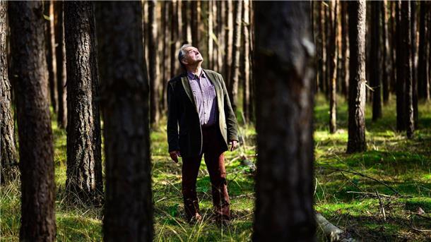 Viel gelernt aus Waldbrandkatastrophe in Lüneburger Heide Albert Wolter ist freiwilliger Feuerwehrmann der Altersabteilung.