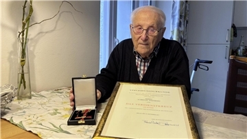 Albrecht Weinberg hatte das Verdienstkreuz am Bande im September 2017 erhalten.