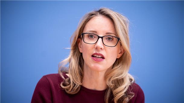 Ethikrat fordert Augenmerk auf junge Menschen in Krisen Alena Buyx stellt die Ad-hoc-Empfehlung des Deutschen Ethikrates vor.