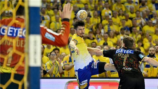 Wolff und Gidsel stehen zur Wahl zum Welthandballer Alex Dujshebaev (M) steht zur Wahl zum Welthandballer.