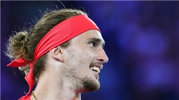 Alexander Zverev geht mit guter Laune in die Australian Open.