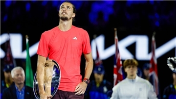 Alexander Zverev wurde bei der Zeremonie von einem Zwischenruf einer Zuschauerin gestört